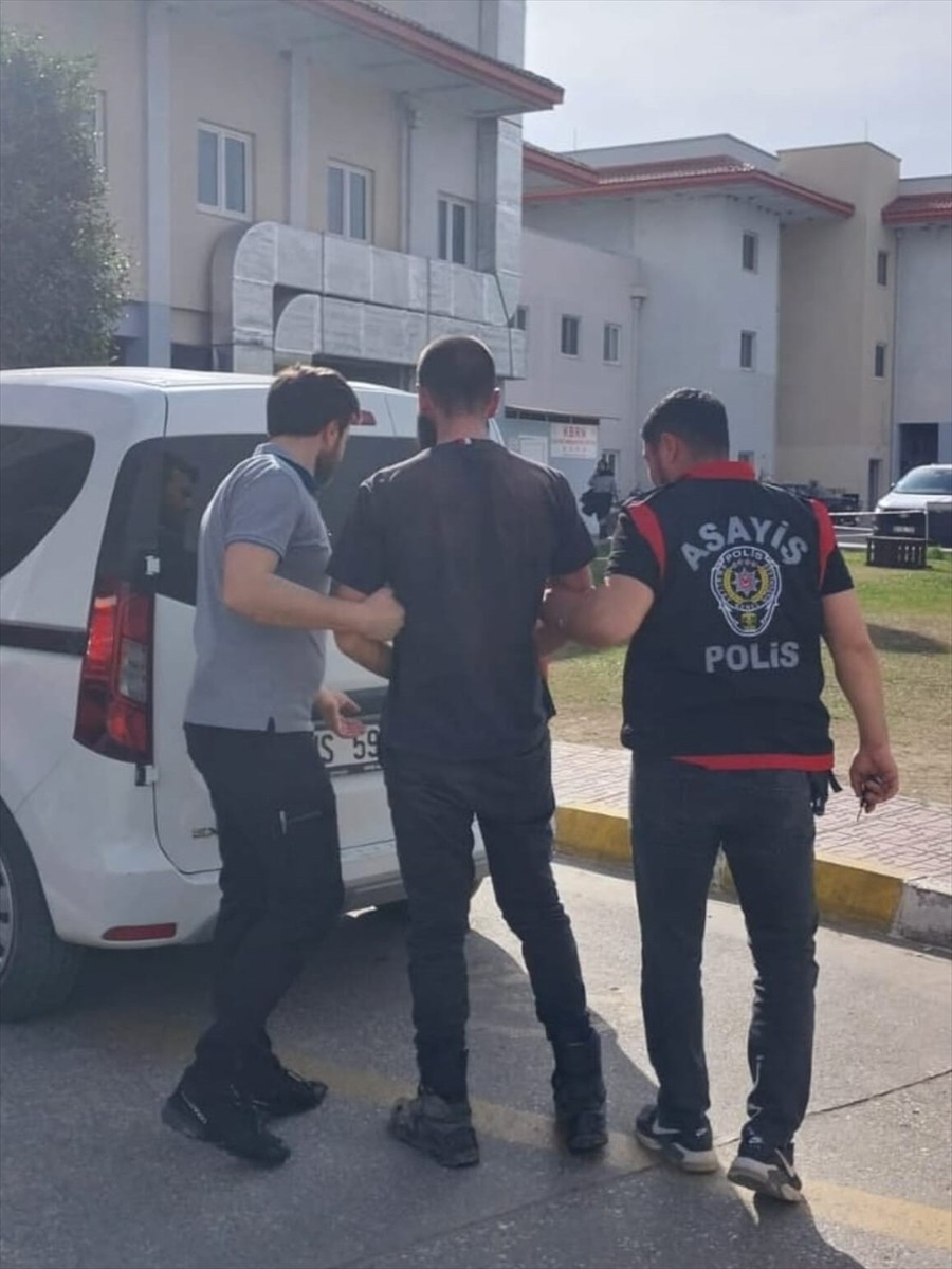 Muğla'nın Fethiye ilçesinde hakkında kesinleşmiş hapis cezası bulunan firari hükümlü yakalandı....