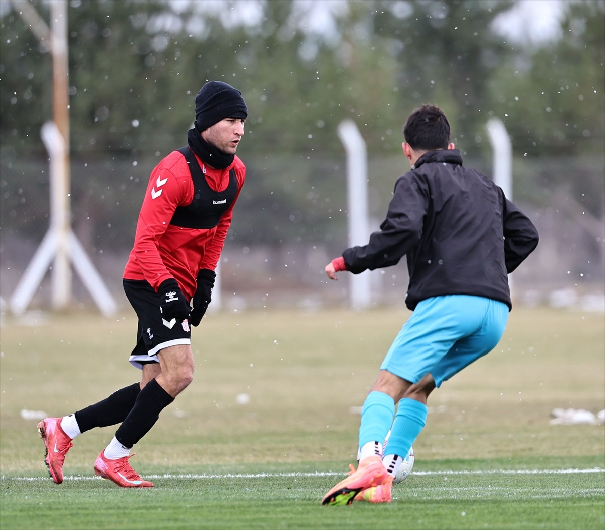 Net Global Sivasspor, Adana Demirspor maçı hazırlıklarına kulüp tesislerinde yaptığı antrenman...