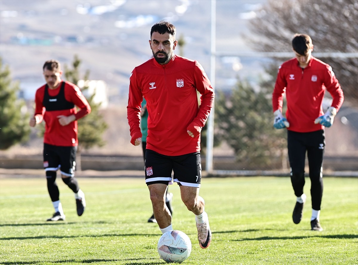 Net Global Sivasspor, Trendyol Süper Lig'in 28. haftasında deplasmanda Atakaş Hatayspor ile...