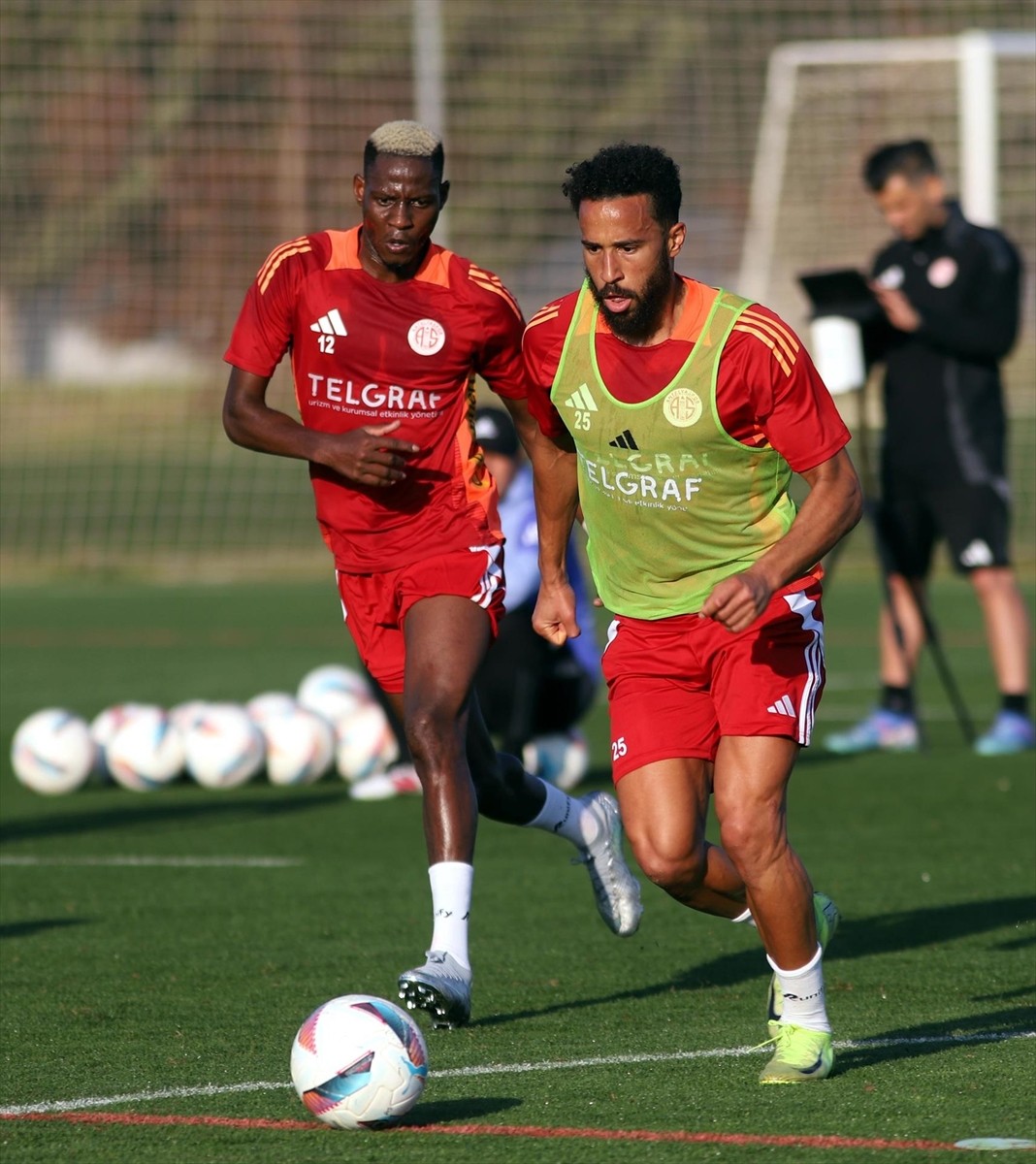 Onvo Antalyaspor, Trendyol Süper Lig'in 28. haftasında Galatasaray ile deplasmanda oynayacağı...