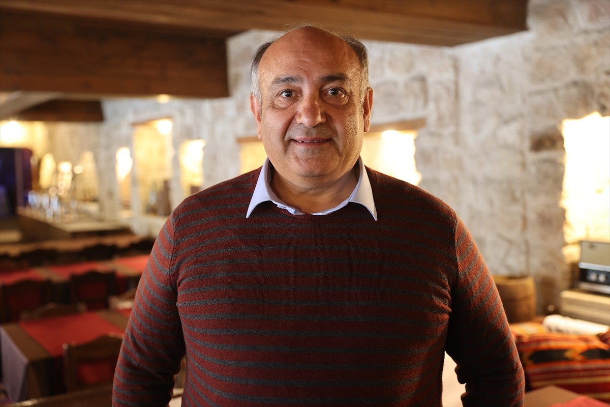 Özel bir otomobil firmasınca düzenlenen etkinliğe katılmak için Nevşehir'e gelen Türkiye Film...