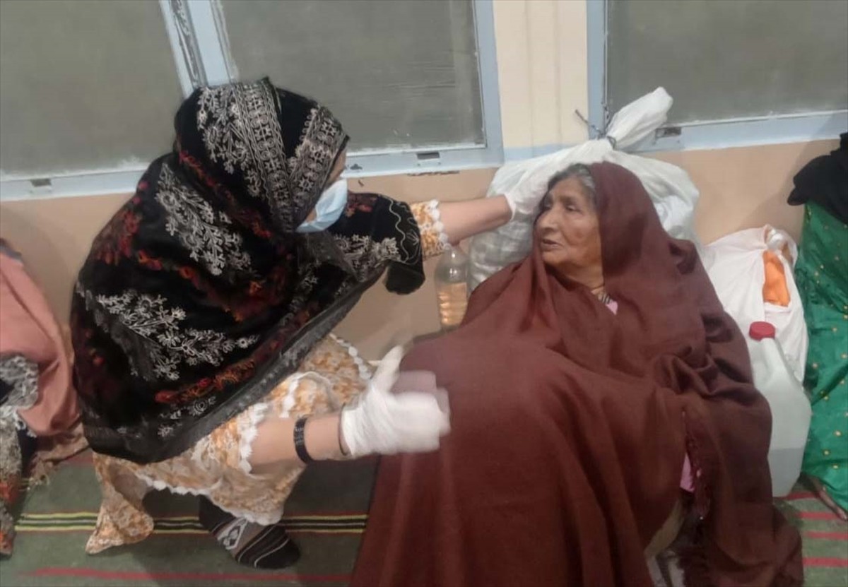 Pakistan'ın güneybatısındaki Belucistan eyaletinde içinde yaklaşık 500 kişinin bulunduğu trene...