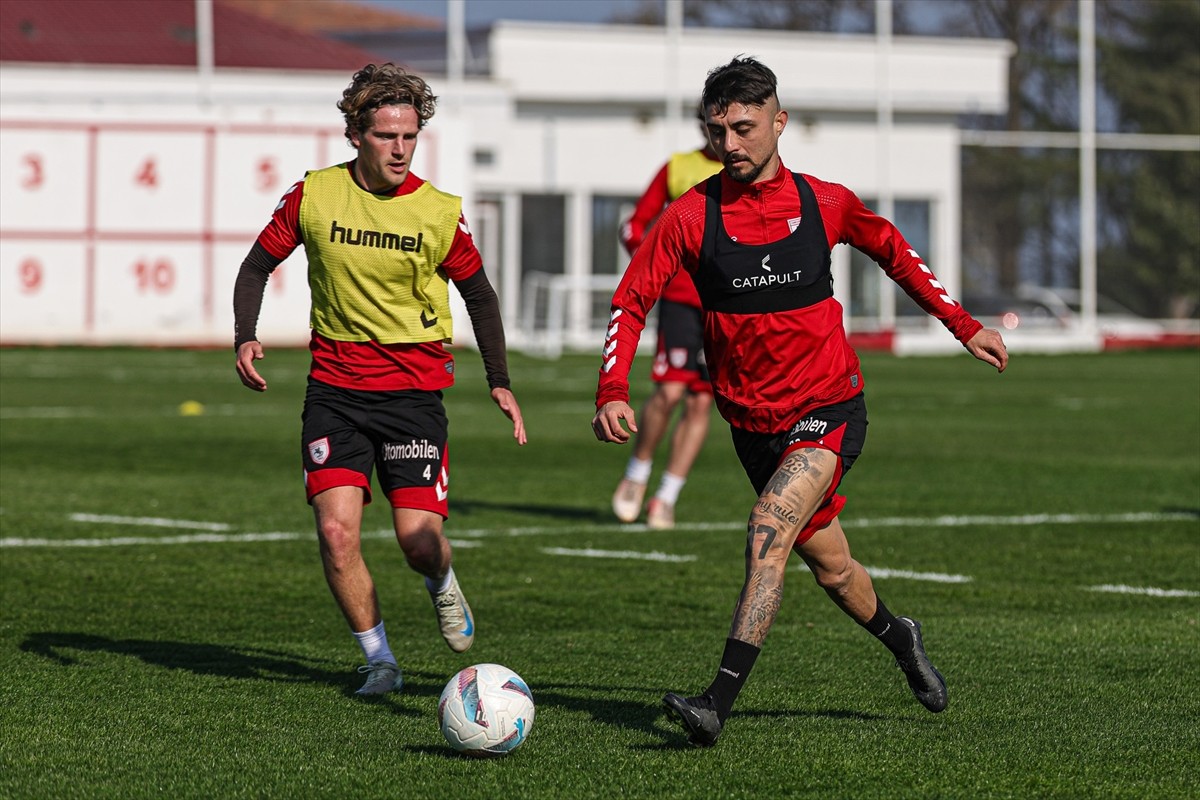 Reeder Samsunspor, Trendyol Süper Lig'in 28. haftasında deplasmanda oynayacağı Fenerbahçe maçının...