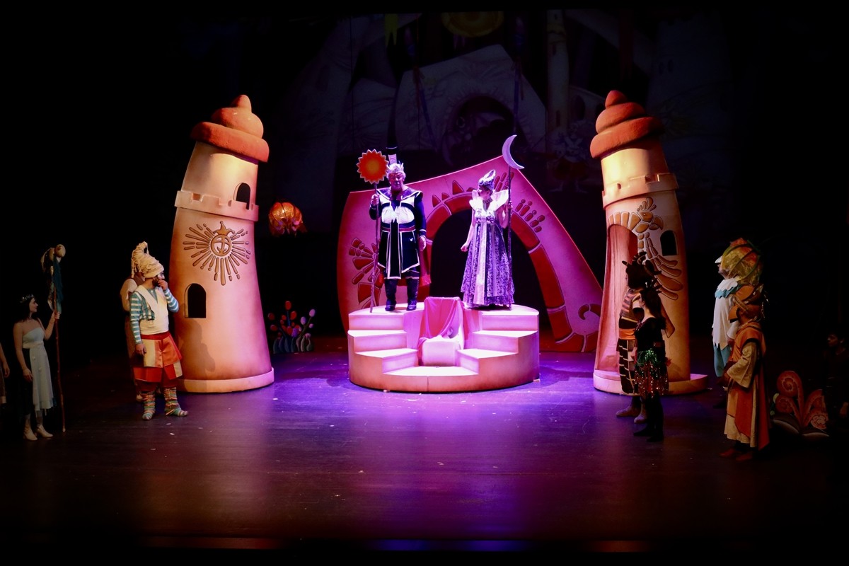 Samsun Devlet Opera ve Balesi (SAMDOB), "Masal Şatosu" müzikalini yarın sahneye koyacak. Rejisör...