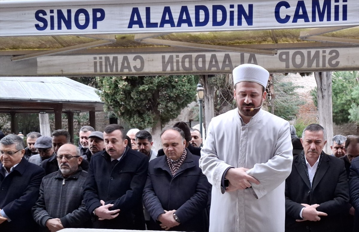 Sinop'ta, İsrail'in Gazze'deki saldırılarında yaşamını yitiren Filistinliler için gıyabi cenaze...