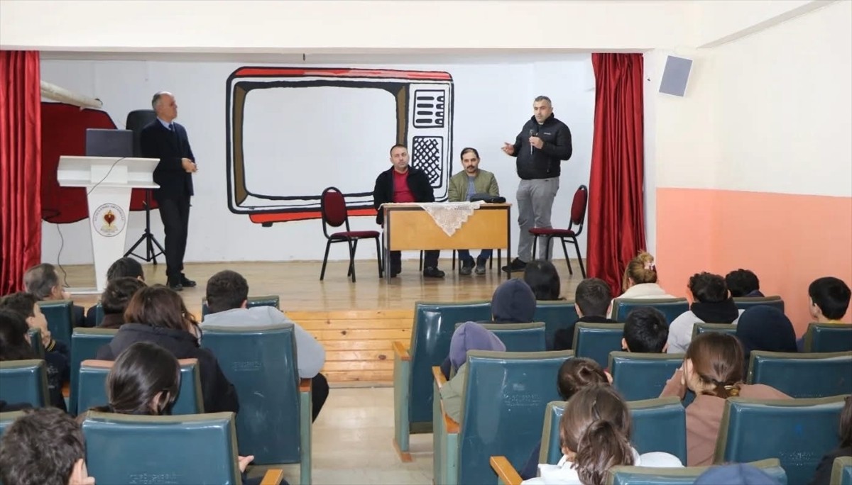 Sinop’un Erfelek ilçesinde öğrenciler, valilik tarafından hayata geçirilen "Öğrencilerimizi...