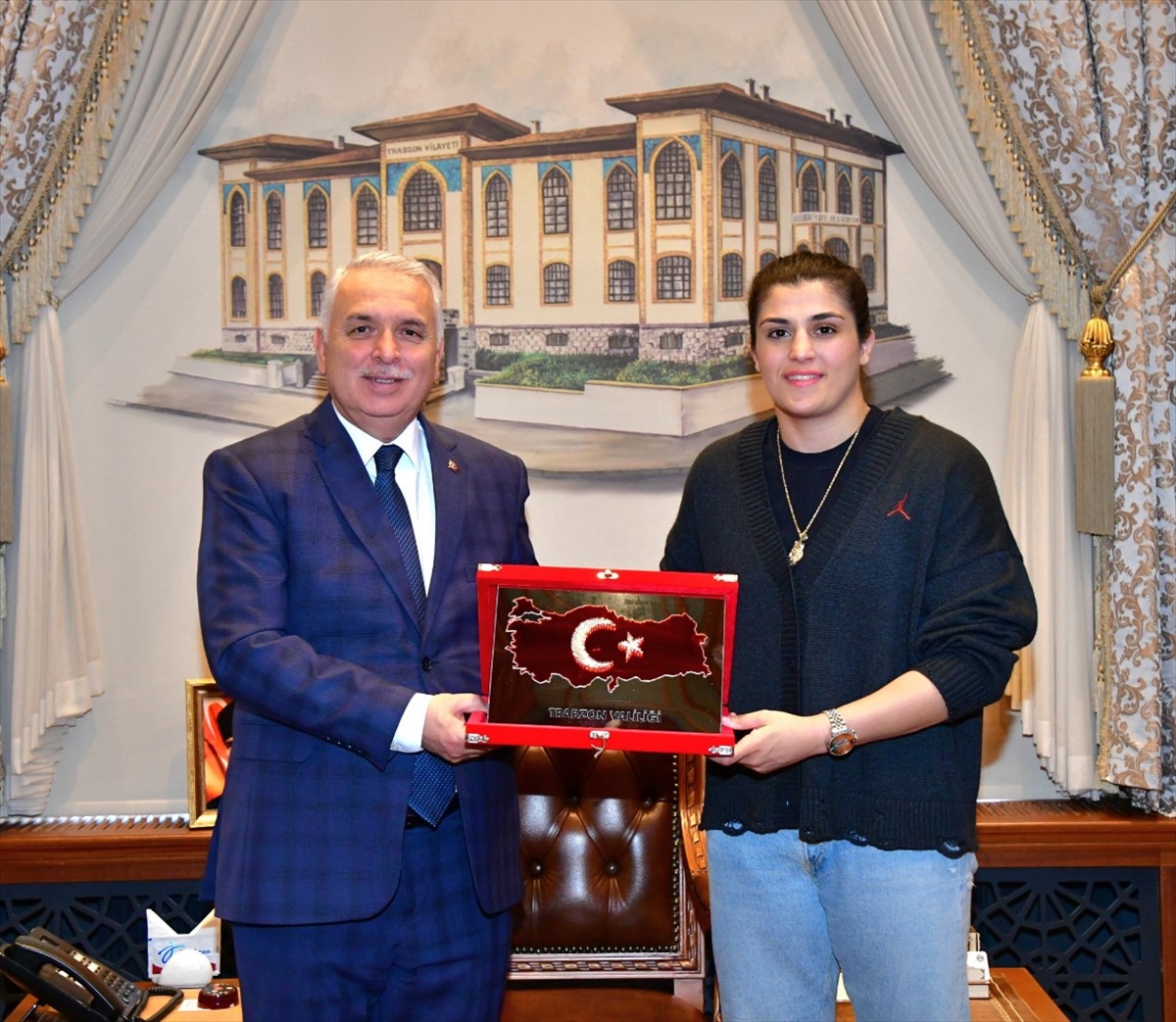 Sırbistan'da düzenlenen Kadınlar Dünya Boks Şampiyonası'nda altın madalya kazanan milli sporcu...