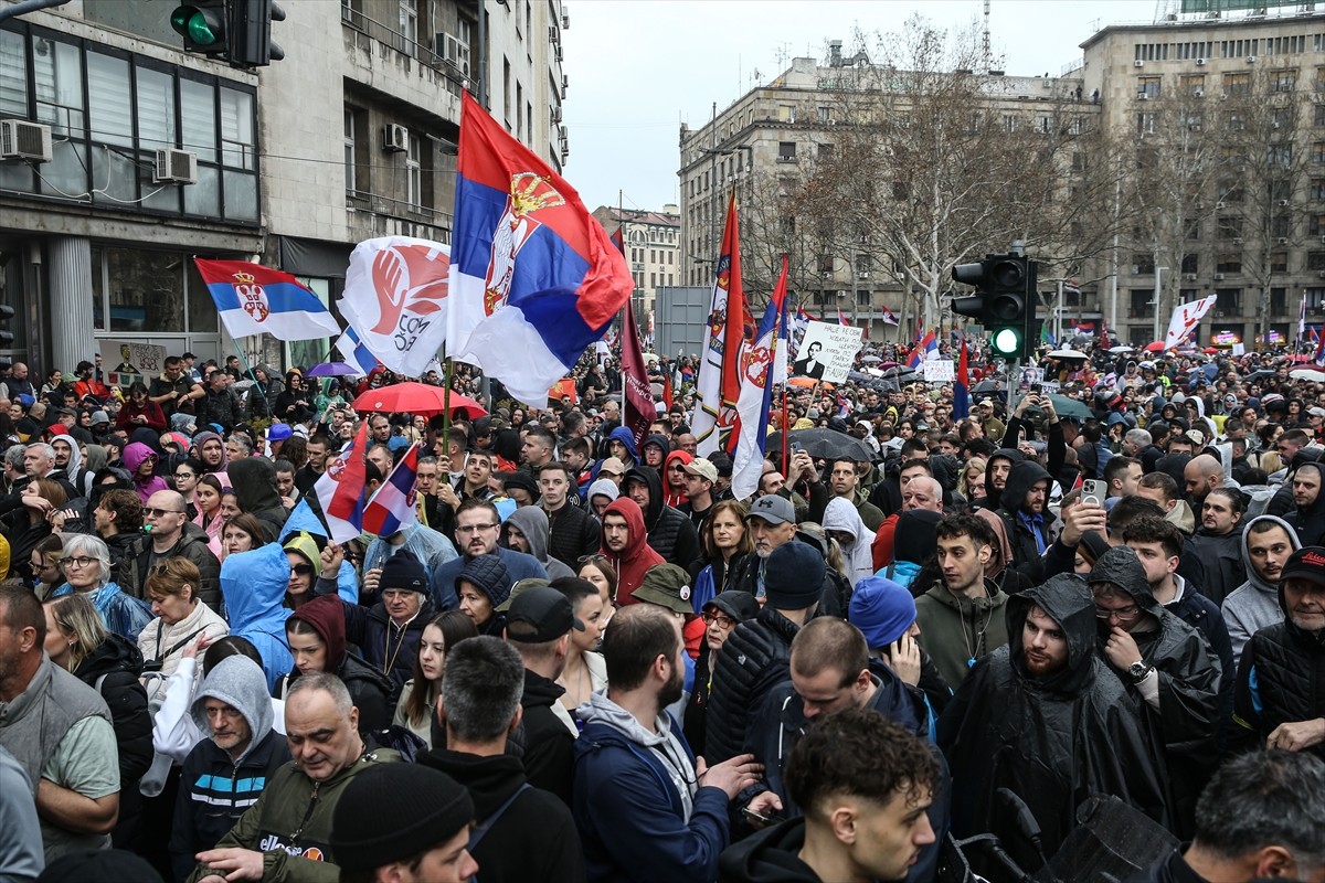 Sırbistan'da geçen yıl tren istasyonundaki beton sundurmanın çökmesi sonucu 15 kişinin hayatını...