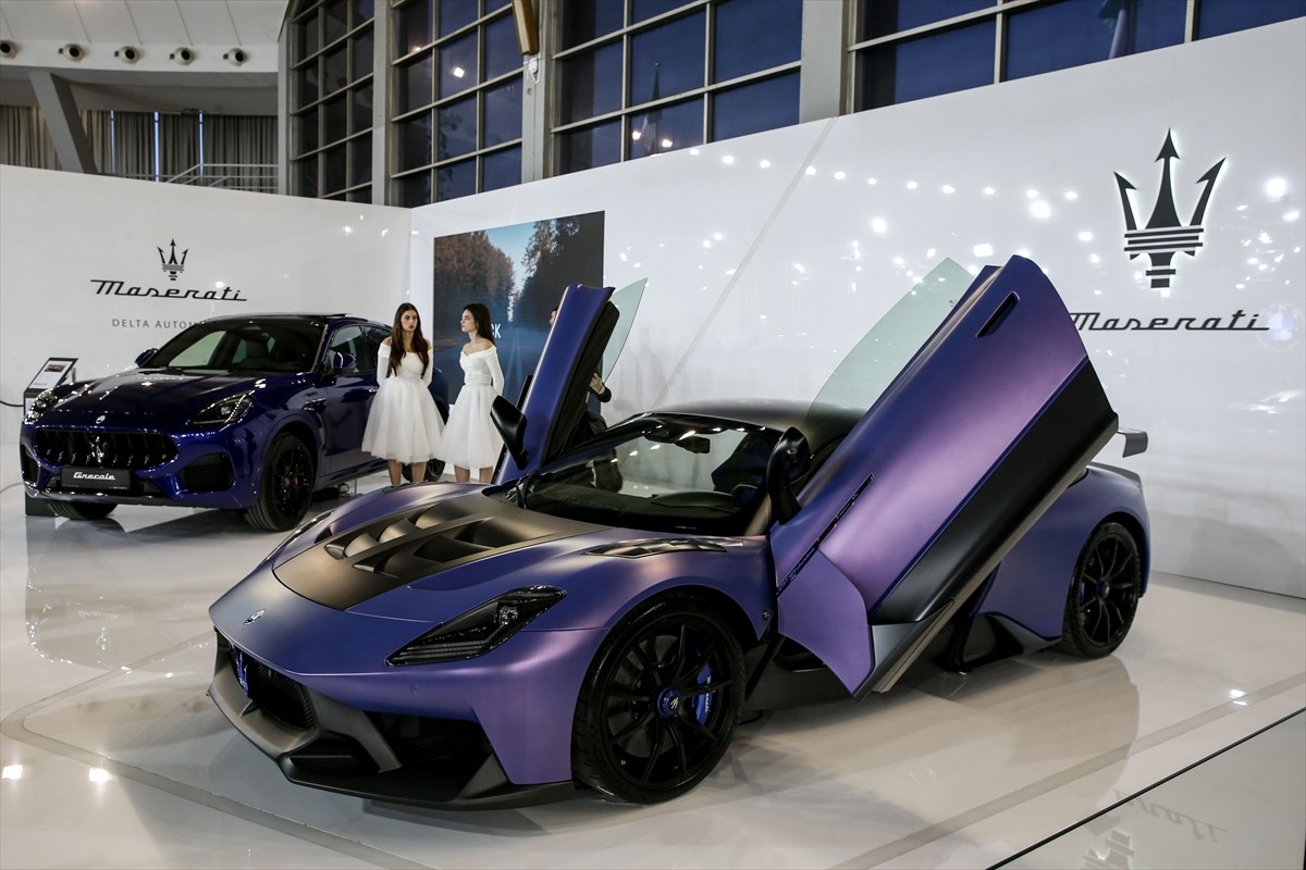 Sırbistan'ın başkenti Belgrad'da Uluslararası Otomobil Fuarı kapılarını ziyaretçilerine...