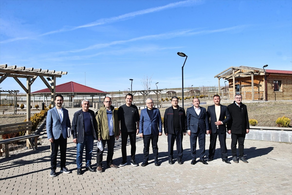 Sivas'ta sokak hayvanları geçici barınma ve rehabilitasyon merkezi kurulacağı bildirildi. Sivas...