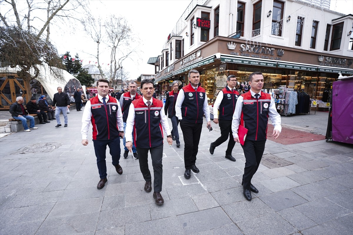 Tarım ve Orman Bakanlığı ekipleri, Ramazan Bayramı öncesi tüketimin artması beklenen tatlı...