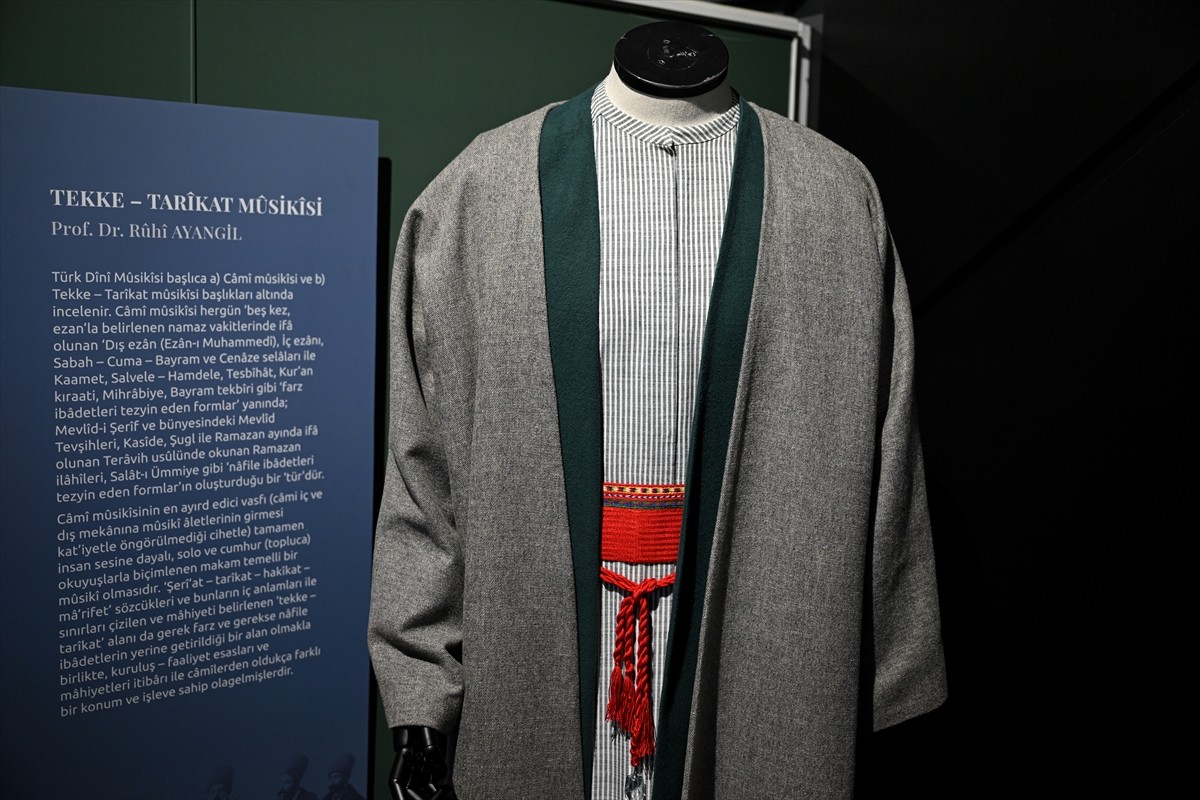 Tasavvuf kültüründen unsurların işlendiği eserlerin yer aldığı "Tasavvufi Hayat" sergisi, Ankara...