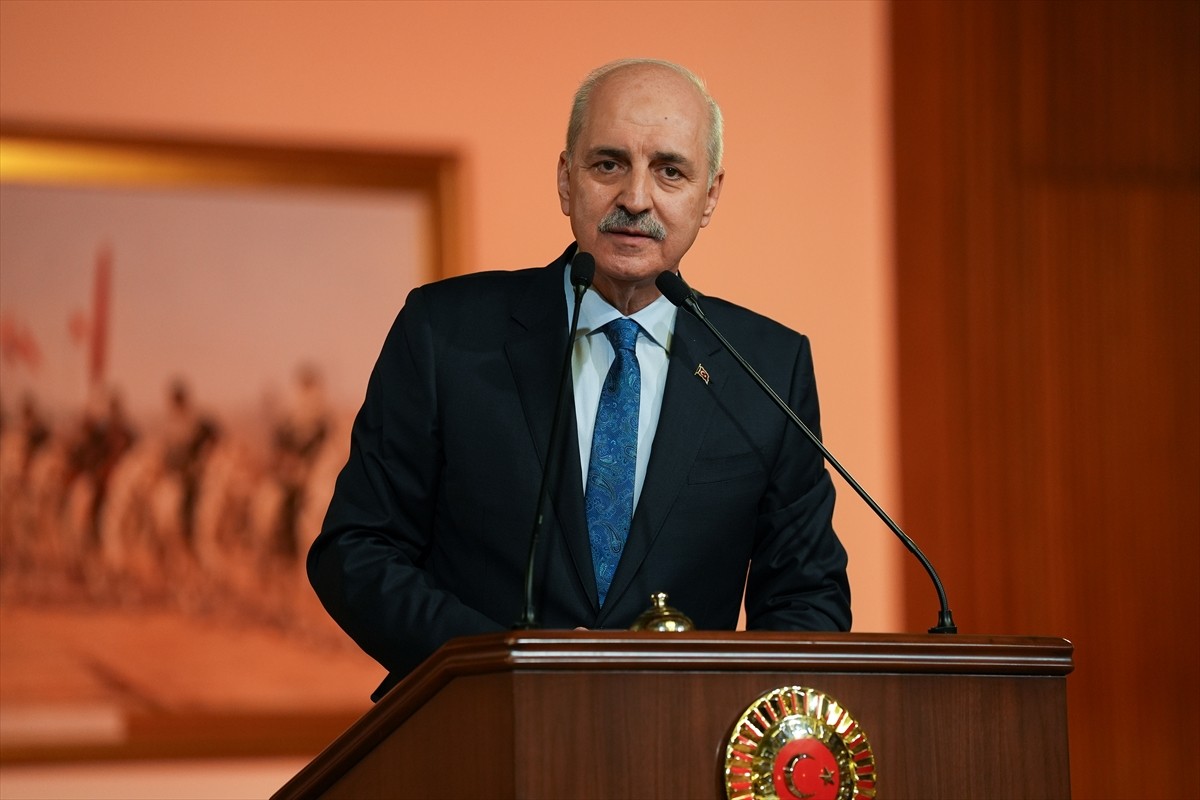 TBMM Başkanı Numan Kurtulmuş, Meclis'te düzenlenen "Sivil Toplum Kuruluşlarıyla İftar Programı"na...