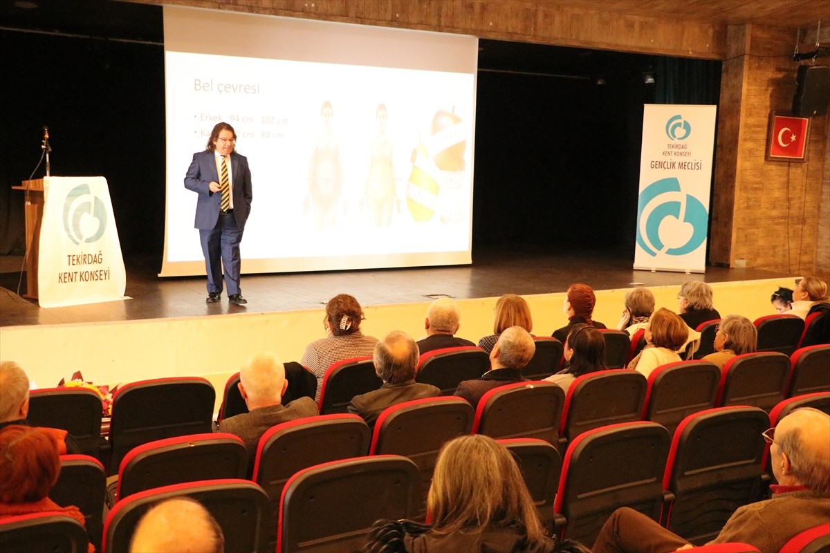 Tekirdağ'da, Dünya Obezite Günü kapsamında Tekirdağ Büyükşehir Belediyesi, Kent Konseyi ve Tabip...