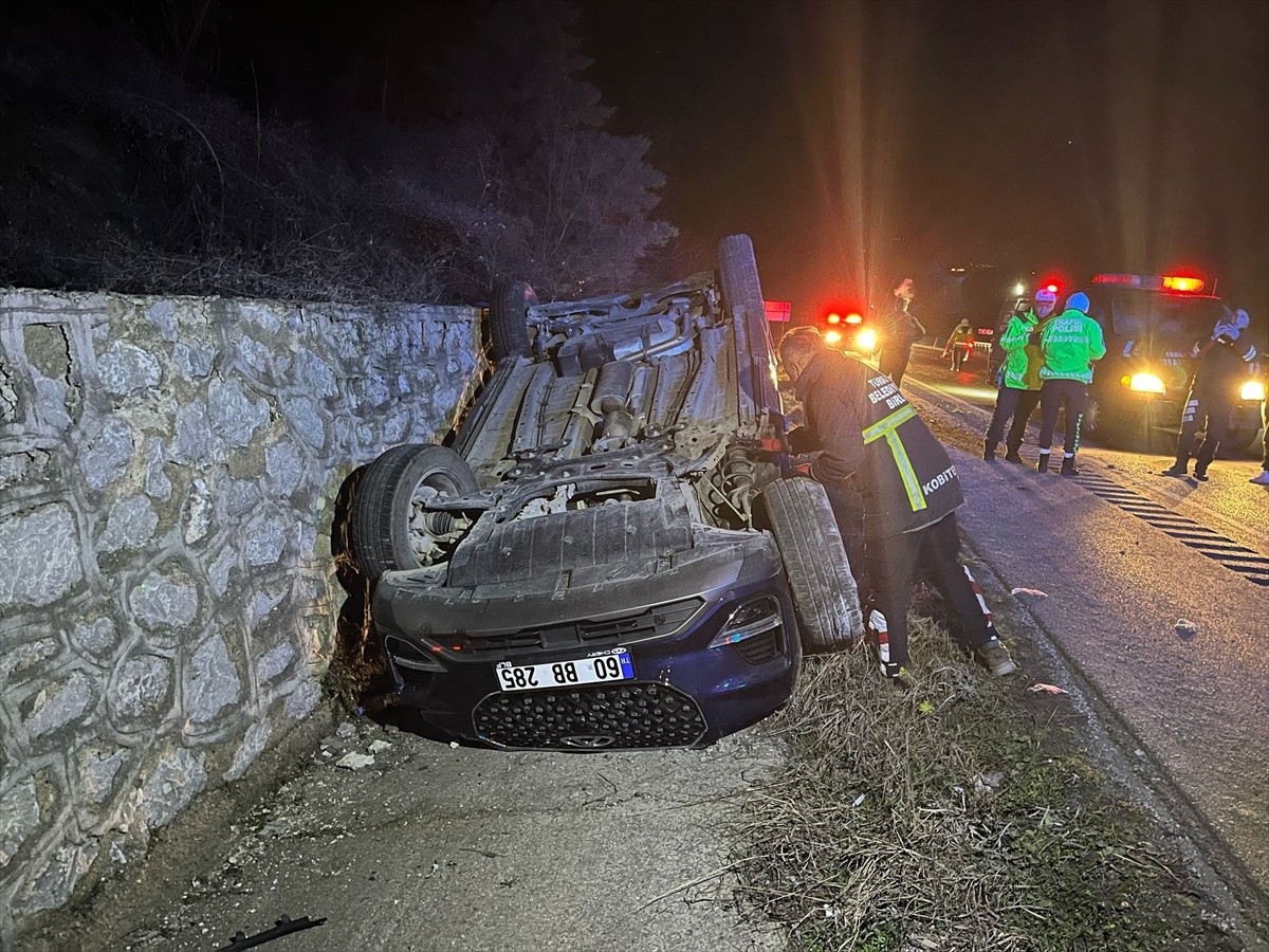 Tokat'ın Erbaa ilçesinde cipin devrilmesi sonucu 4 kişi yaralandı.