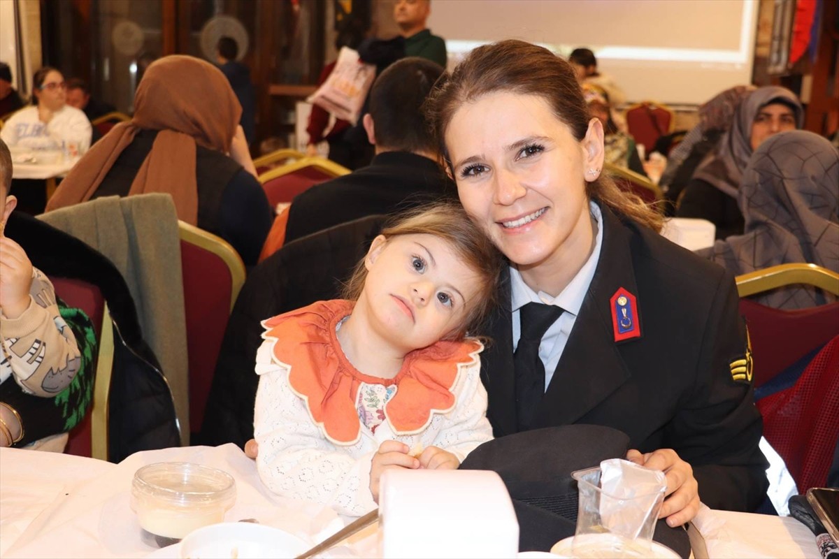 Tokat'ta, 21 Mart Dünya Down Sendromlular Günü dolayısıyla "farkındalık günü" organize edildi....