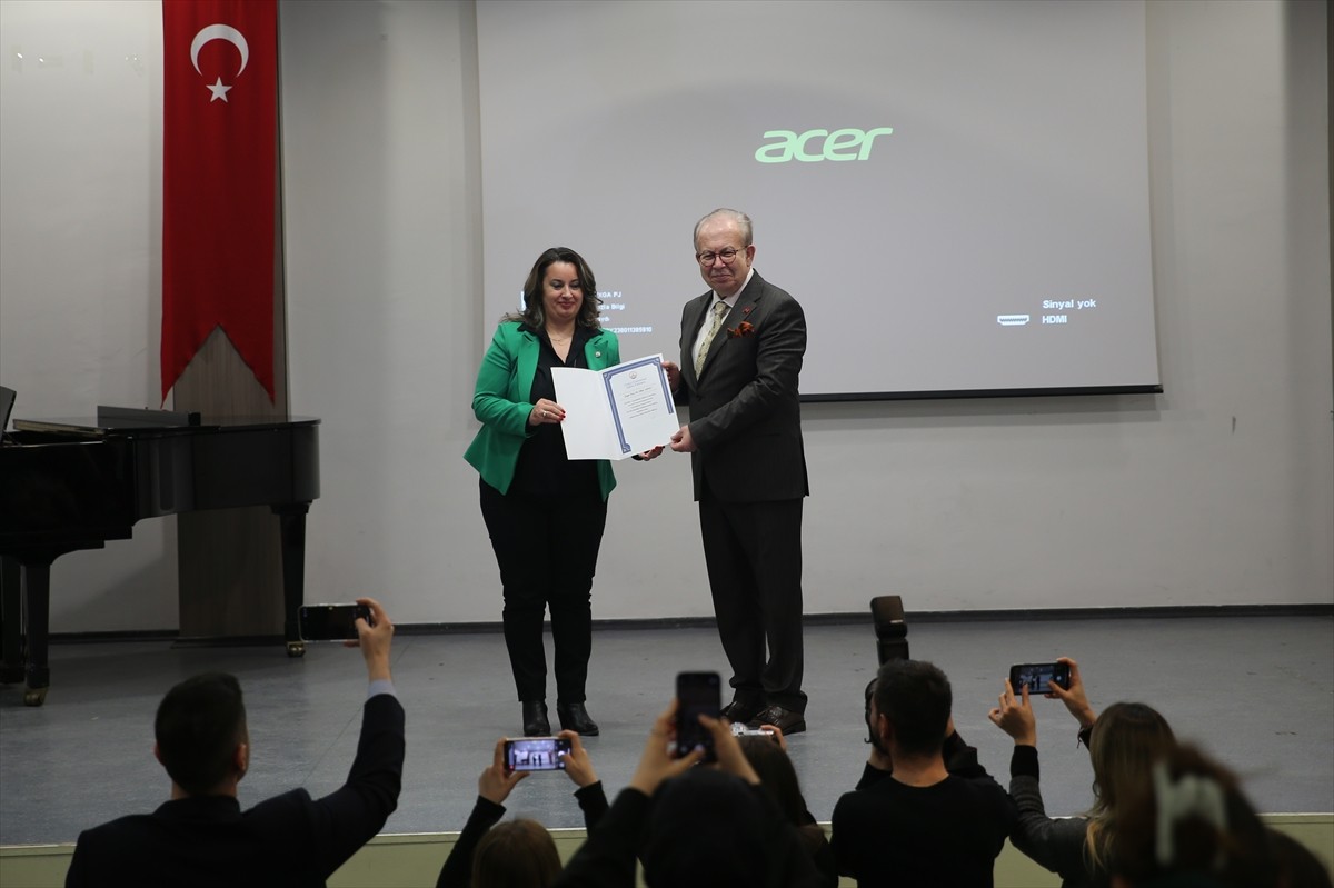 Trakya Üniversitesi (TÜ) Sosyal Bilgiler Eğitim Topluluğu tarafından 18 Mart Çanakkale Deniz...