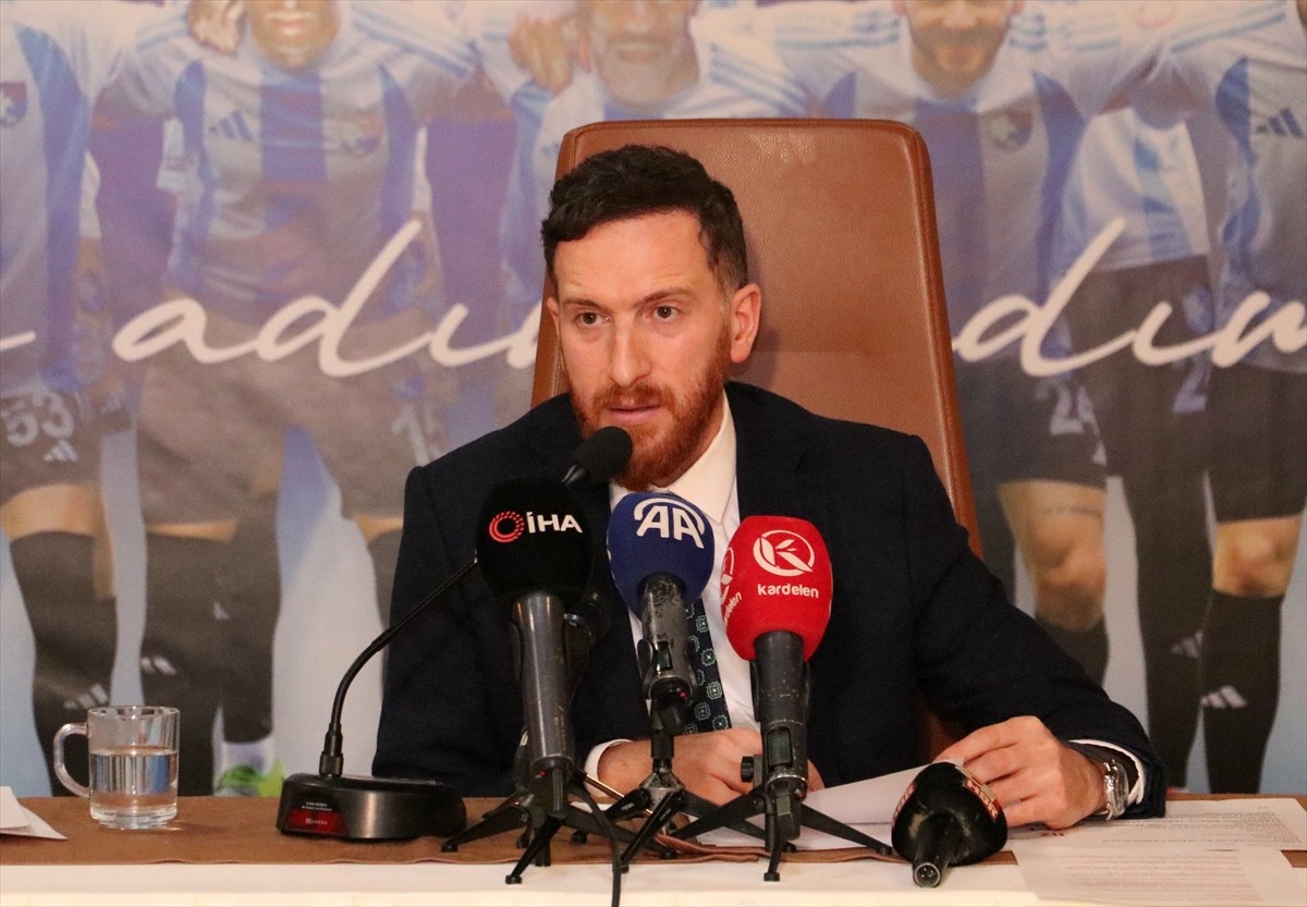 Trendyol 1. Lig ekiplerinden Erzurumspor FK'nın kulüp başkanı Ahmet Dal, takımın maçlarını...