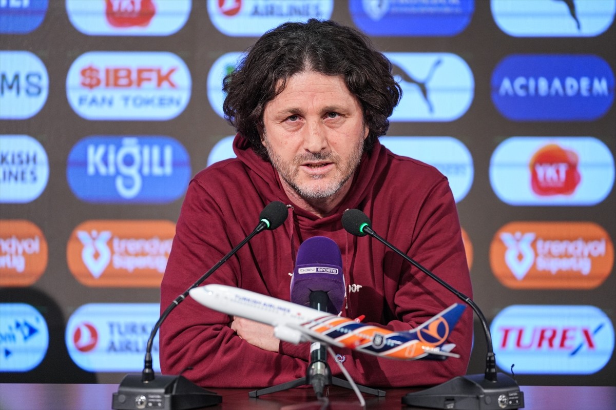 Trendyol Süper Lig'in 28. haftasında, RAMS Başakşehir ile Trabzonspor takımları Başakşehir Fatih...