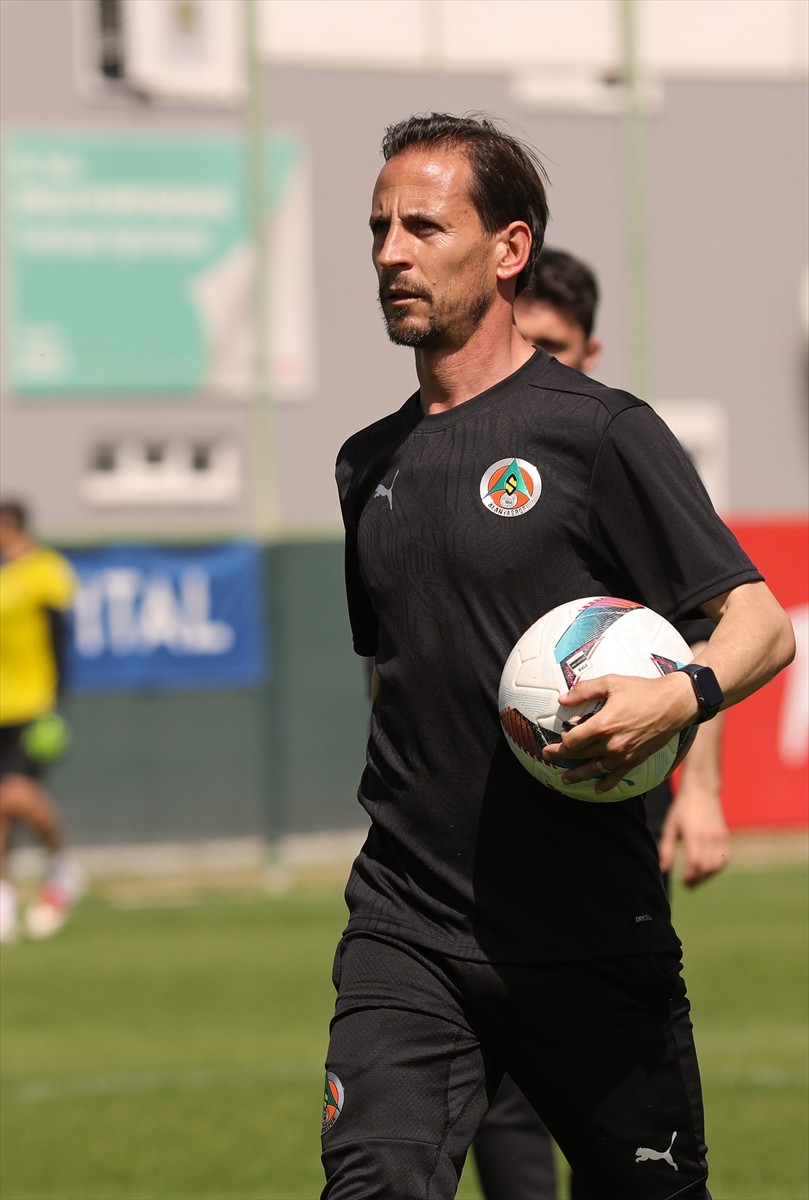 Trendyol Süper Lig'in 29. haftasında yarın Onvo Antalyaspor'a konuk olacak Corendon Alanyaspor...