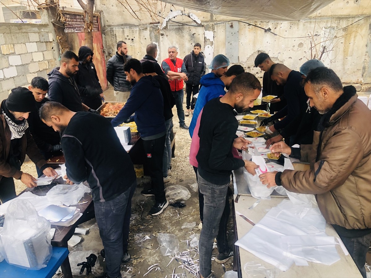 Türk Kızılay, Gazze'de 19 Ocak'ta yürürlüğe giren ateşkes ve esir takası anlaşmasının ardından...