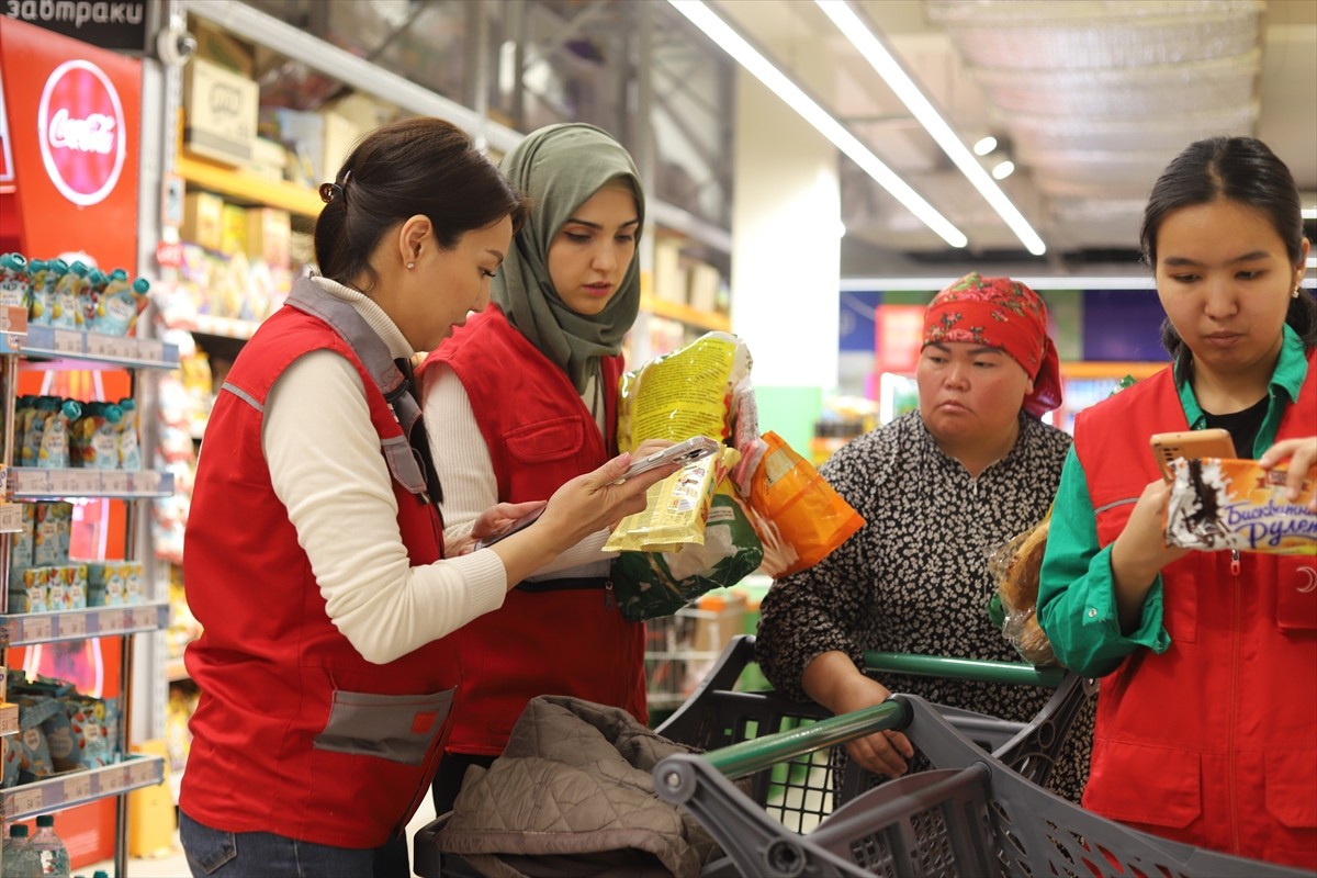 Türk Kızılay, "Bu Ramazan da Kalbimiz Bir Soframız Bir" sloganıyla yürütülen kampanya kapsamında...