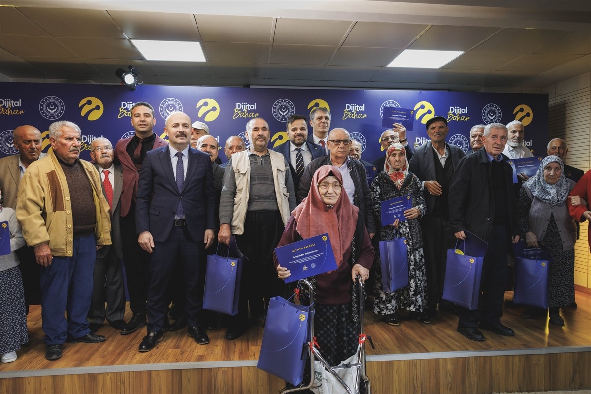 Turkcell'in Aile ve Sosyal Hizmetler Bakanlığı iş birliğiyle yürüttüğü Dijital Bahar Projesi...