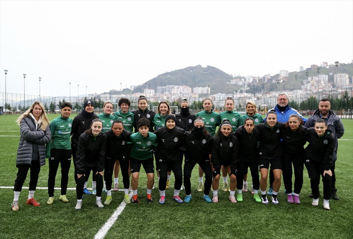 Turkcell Kadın Futbol Süper Ligi'ne yükselmeye hak kazanan Giresun Sanayispor, son maçından galip...