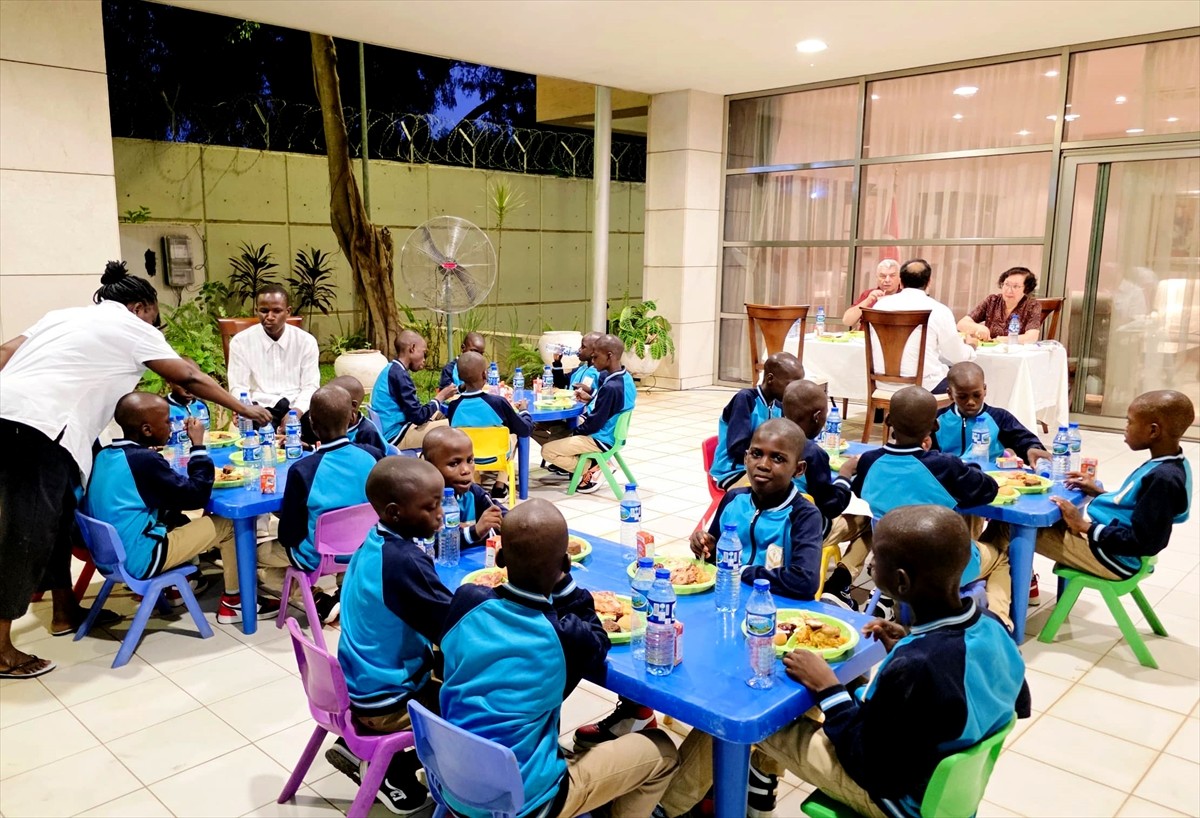 Türkiye'nin Abuja Büyükelçiliği, Nijerya'nın başkenti Abuja'da Darul Amin Vakfı bünyesinde bulunan...