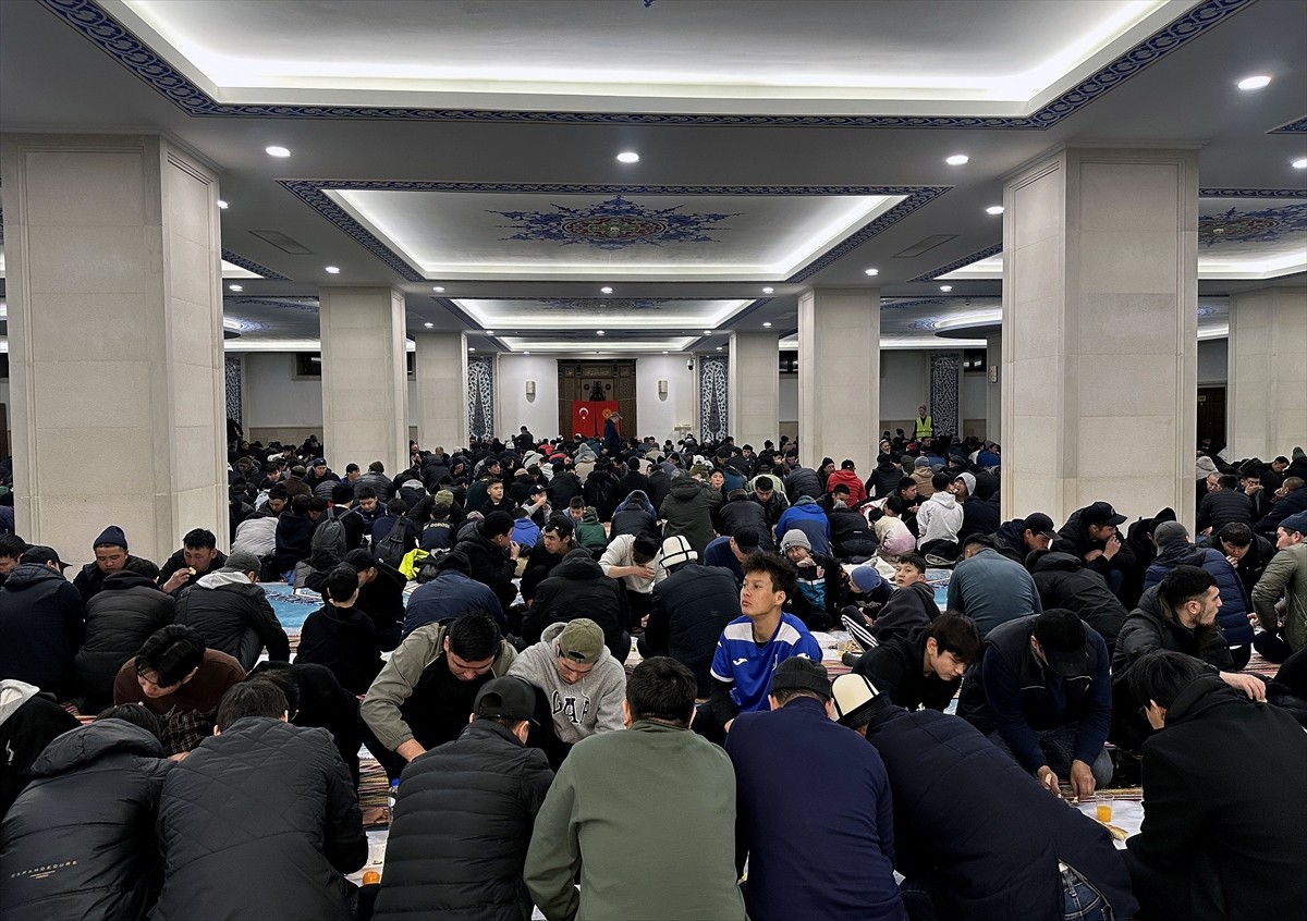 Türkiye'nin Bişkek Büyükelçiliği, Kırgızistan'ın başkenti Bişkek'te, ramazan ayının ilk gününde...