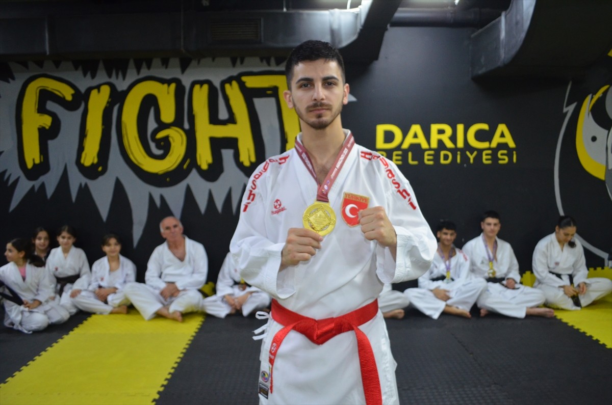 Türkiye'ye karatede ilk olimpiyat madalyasını kazandıran Eray Şamdan, 2025'i dünya şampiyonu...