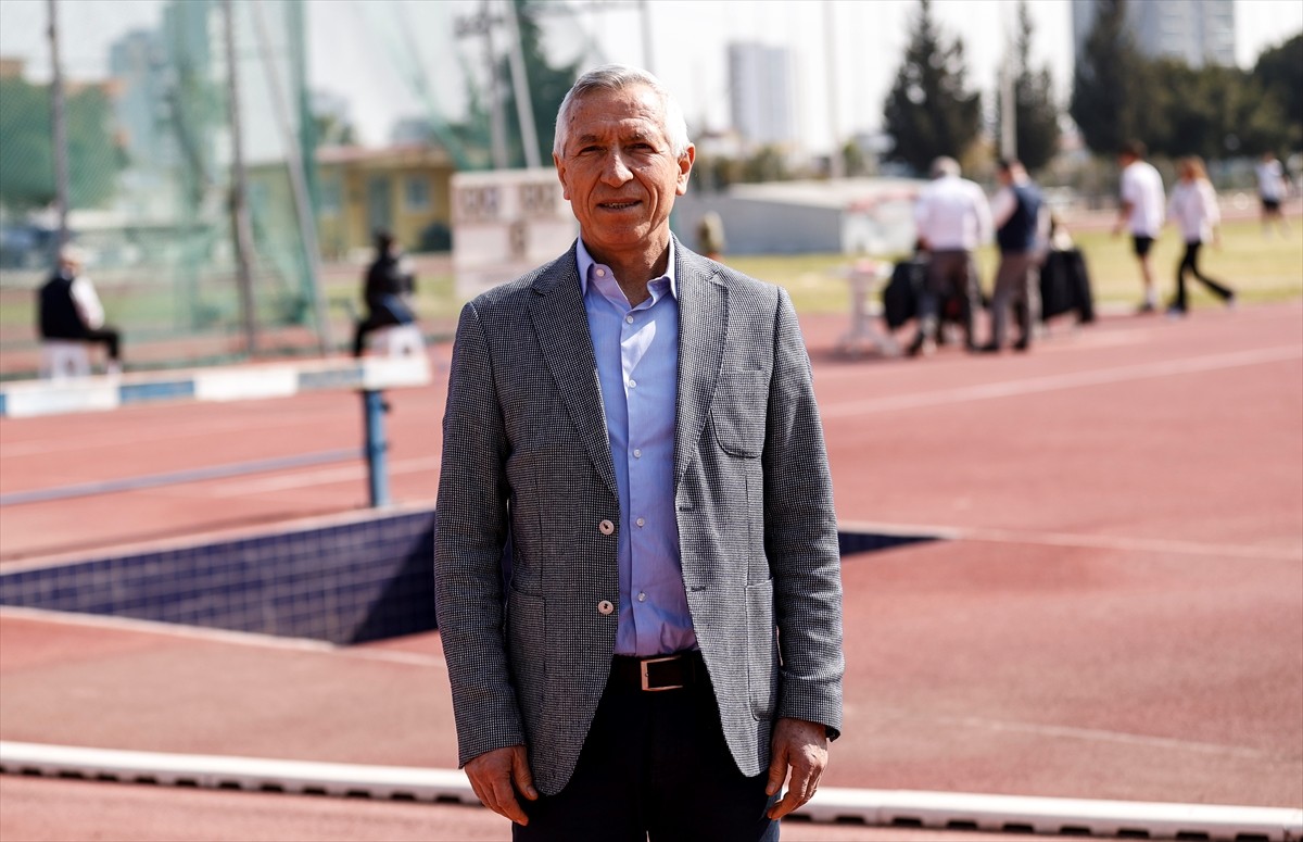 Türkiye Atletizm Federasyonu (TAF) Başkan Vekili Nihat Bağcı, Mersin'de gerçekleştirilen Seyfi...