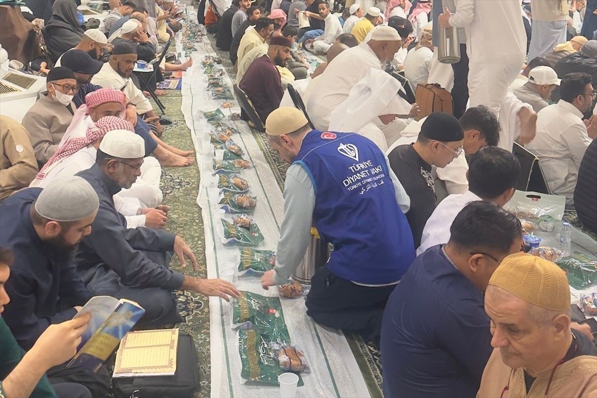 Türkiye Diyanet Vakfı (TDV), ramazan boyunca Haremeyn bölgesindeki yardım faaliyetleriyle 60 bini...
