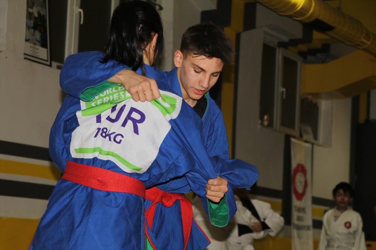 Türkiye Gelişmekte Olan Spor Branşları Federasyonu tarafından Burdur'da düzenlenen Gençler Türkiye...