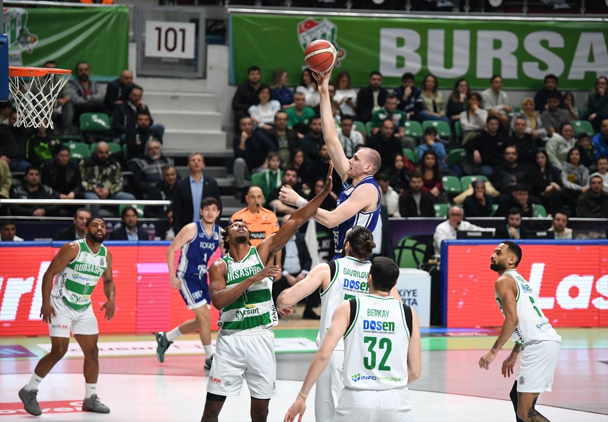 Türkiye Sigorta Basketbol Süper Ligi'nin 20. haftasında Bursaspor Yörsan ile TOFAŞ takımları TOFAŞ...