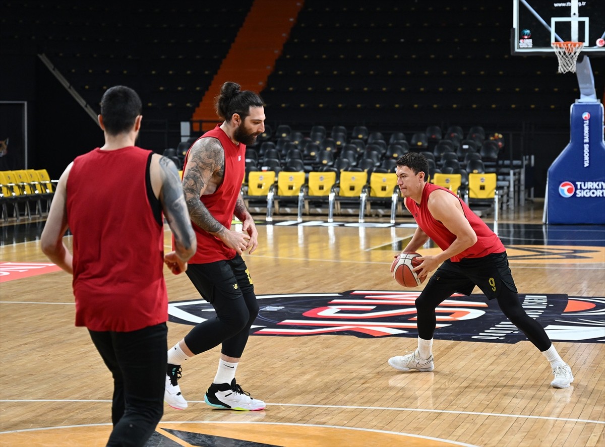 Türkiye Sigorta Basketbol Süper Ligi ekiplerinden Mersinspor, 22. haftada sahasında Galatasaray...