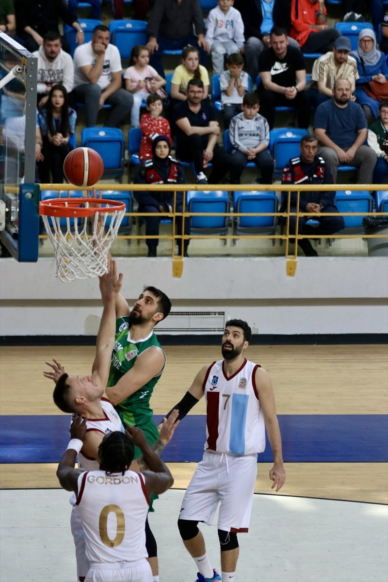 Türkiye Sigorta Türkiye Basketbol Ligi'nin 29. haftasında Trabzonspor, sahasında OGM Ormanspor'u...