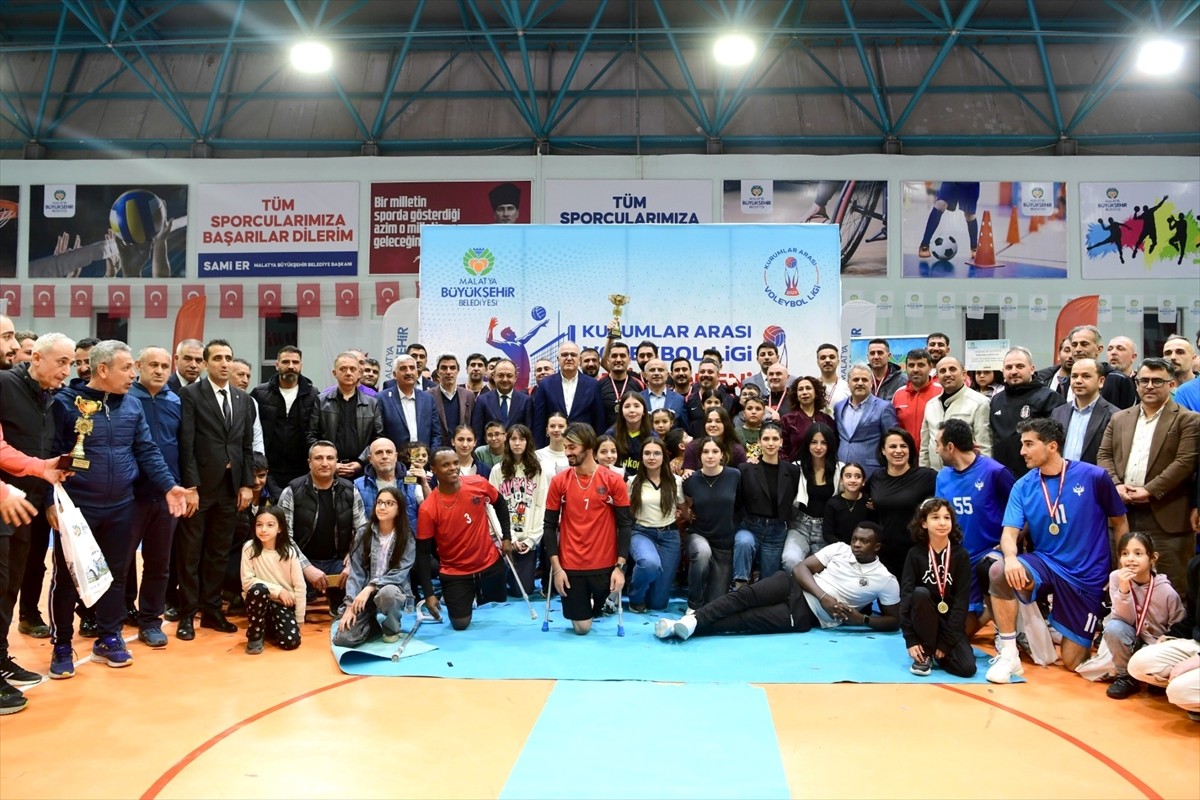 Türkiye Voleybol Federasyonu (TVF) Başkanı Mehmet Akif Üstündağ, Malatya'da Kurumlar Arası...