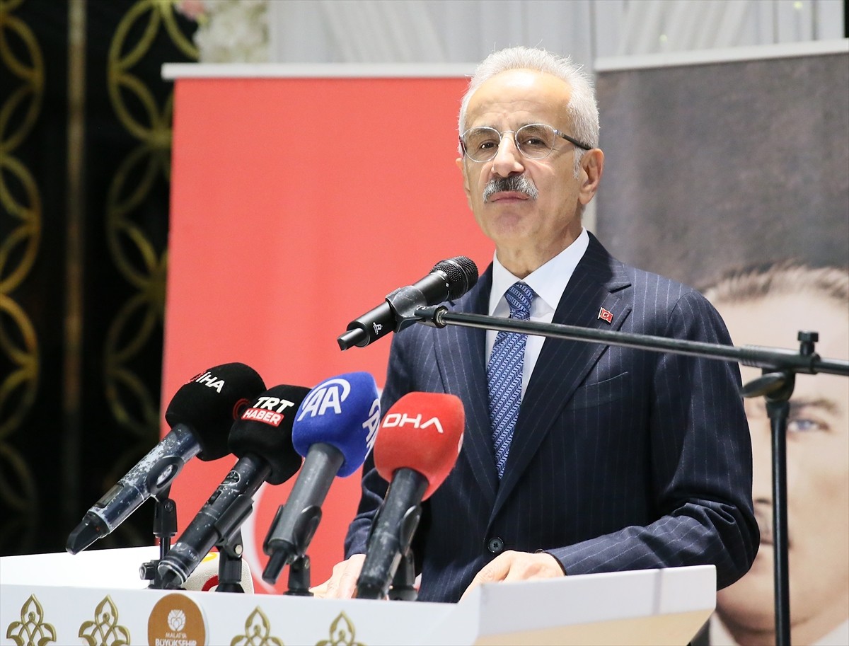 Ulaştırma ve Altyapı Bakanı Abdulkadir Uraloğlu, AK Parti Malatya İl Başkanlığı tarafından...