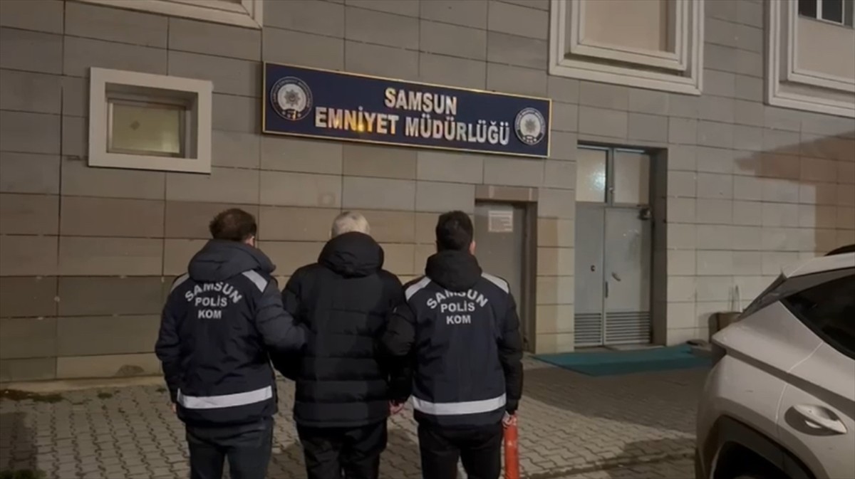 Uluslararası Polis Teşkilatı (Interpol) tarafından çeşitli suçlardan kırmızı bültenle aranan...