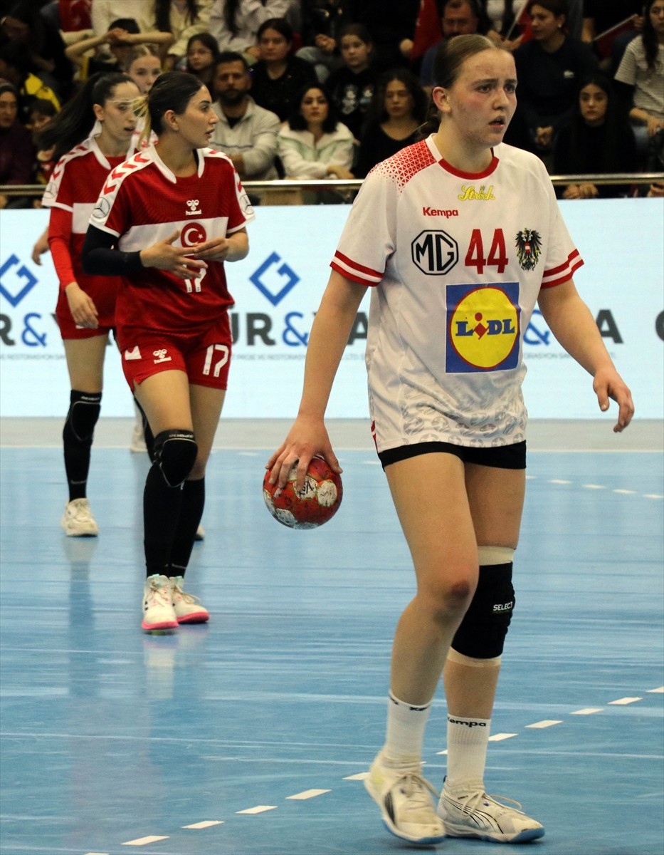 A Milli Kadın Hentbol Takımı, 2025 Dünya Şampiyonası Avrupa Elemeleri play-off 2. tur ikinci...