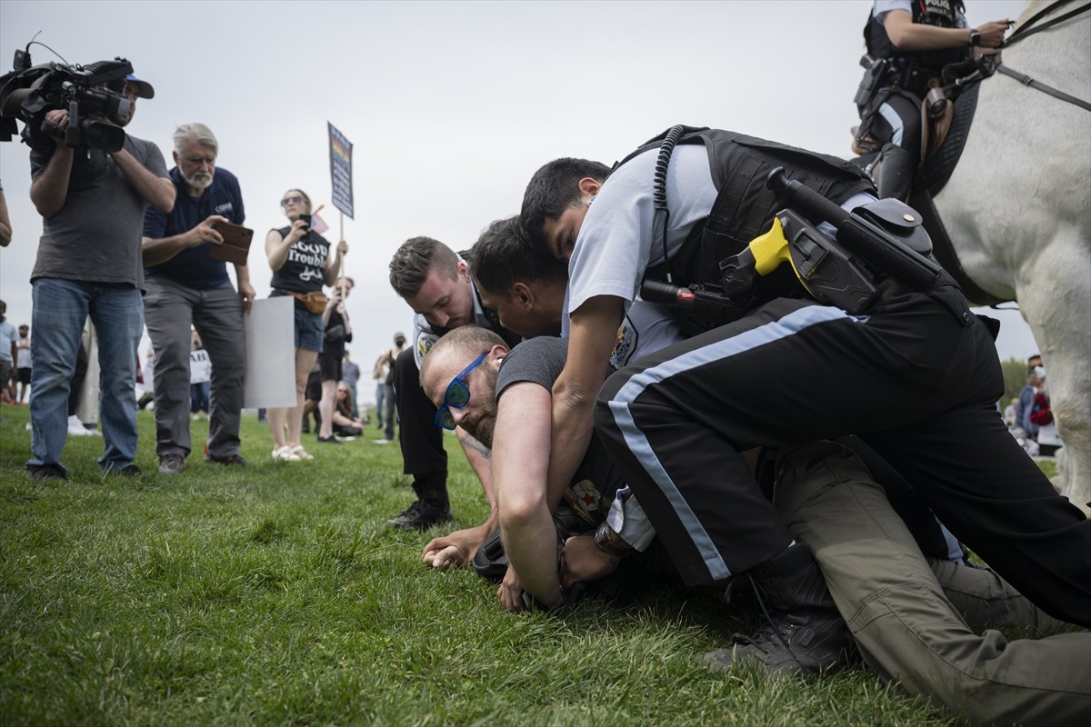 ABD'nin başkenti Washington'daki gösterilerde, ABD Başkanı Donald Trump ve yönetiminin çeşitli...