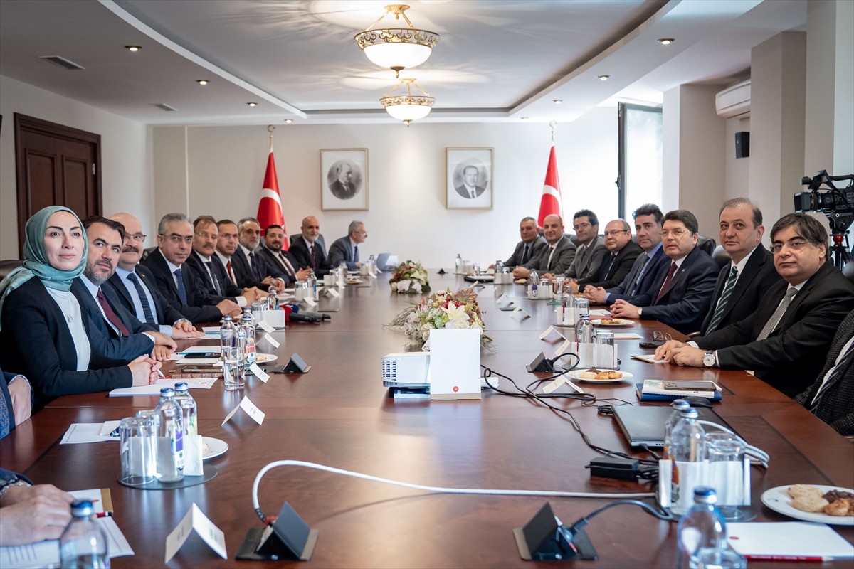 Adalet Bakanı Yılmaz Tunç (sağ 3), Çankaya Köşkü'nde, Cumhurbaşkanlığı Hukuk Politikaları Kurulu...