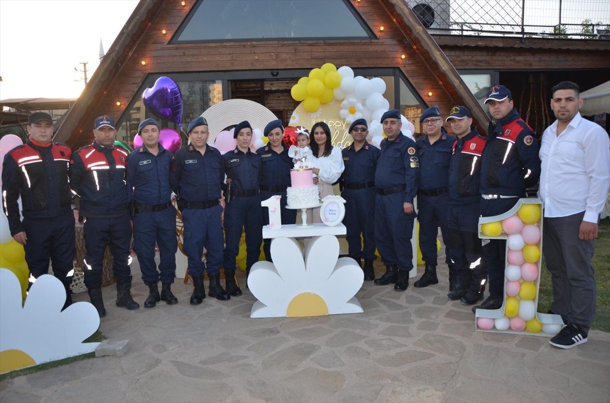 Adana'nın Kozan ilçesinde jandarma ekipleri, Şehit Jandarma Uzman Çavuş Nurettin Yaşar'ın 1 yaşına...