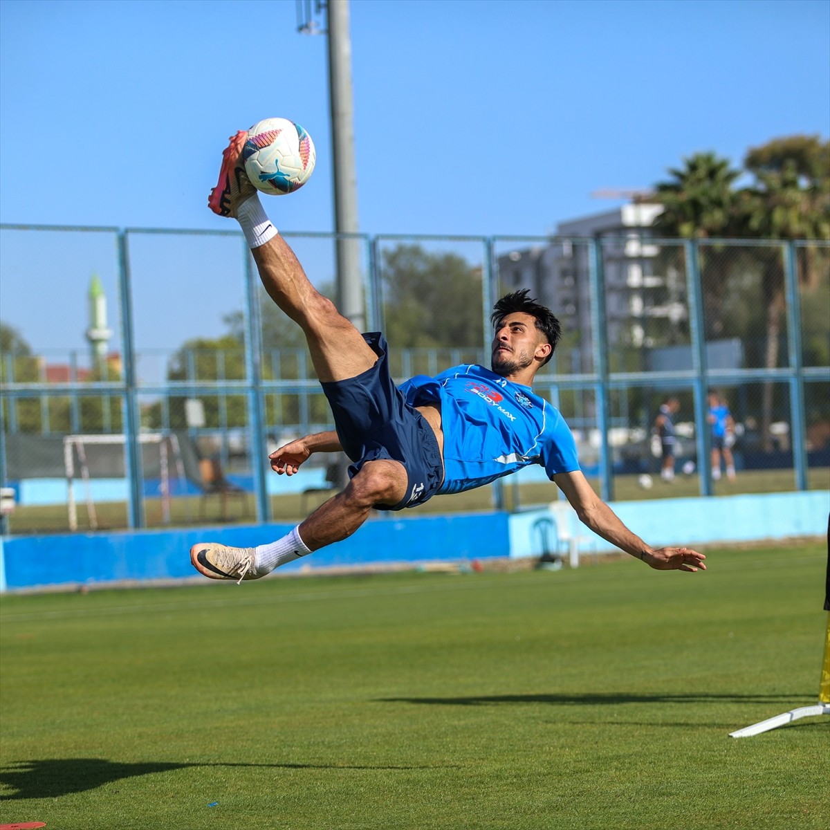 Adana Demirspor, Trendyol Süper Lig'in 32. haftasında sahasında oynayacağı Trabzonspor maçının...