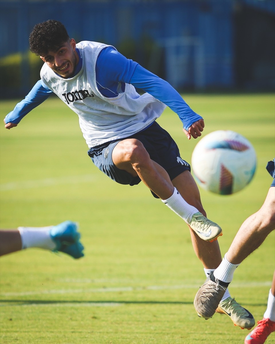 Adana Demirspor, Trendyol Süper Lig'in 32. haftasında sahasında Trabzonspor ile oynayacağı maçın...