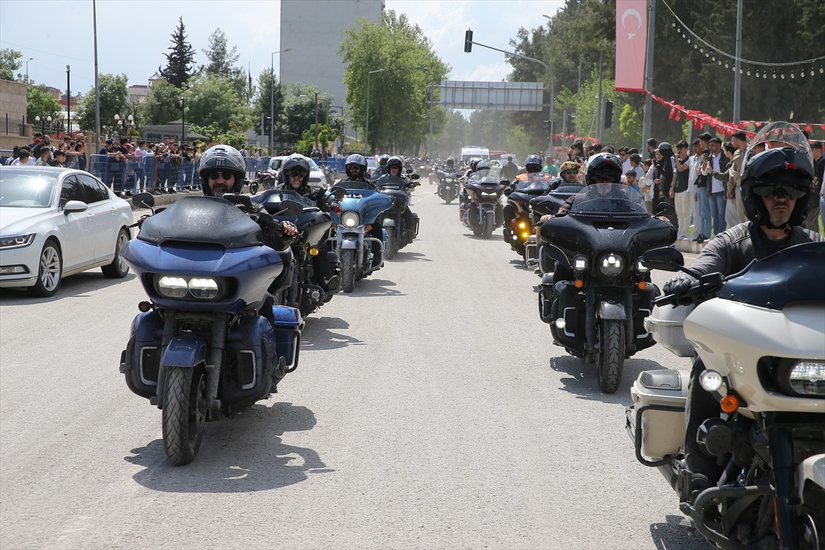 Adıyaman Valiliği öncülüğünde düzenlenen Motofest etkinlikleri ikinci gününde de renkli...