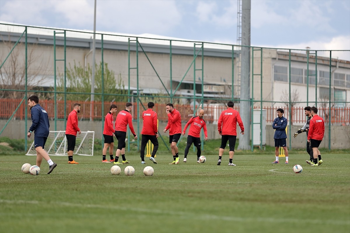 Ahlatcı Çorum FK, Trendyol 1. Lig'in 32. haftasında sahasında oynayacağı Esenler Erokspor maçının...