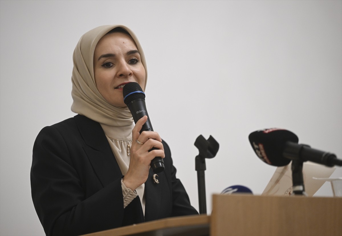 Aile ve Sosyal Hizmetler Bakanı Mahinur Özdemir Göktaş, Berlin'de, Aile ve Sosyal Hizmetler...