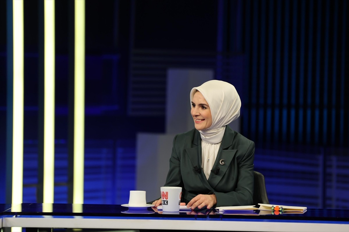 Aile ve Sosyal Hizmetler Bakanı Mahinur Özdemir Göktaş, CNN Türk'te katıldığı "Hafta sonu"...